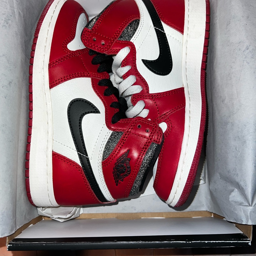 Nike Air Jordan 1 Retro High OG ‘Chicago Lost & Found’ GS